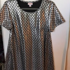 Elegant small Carly!